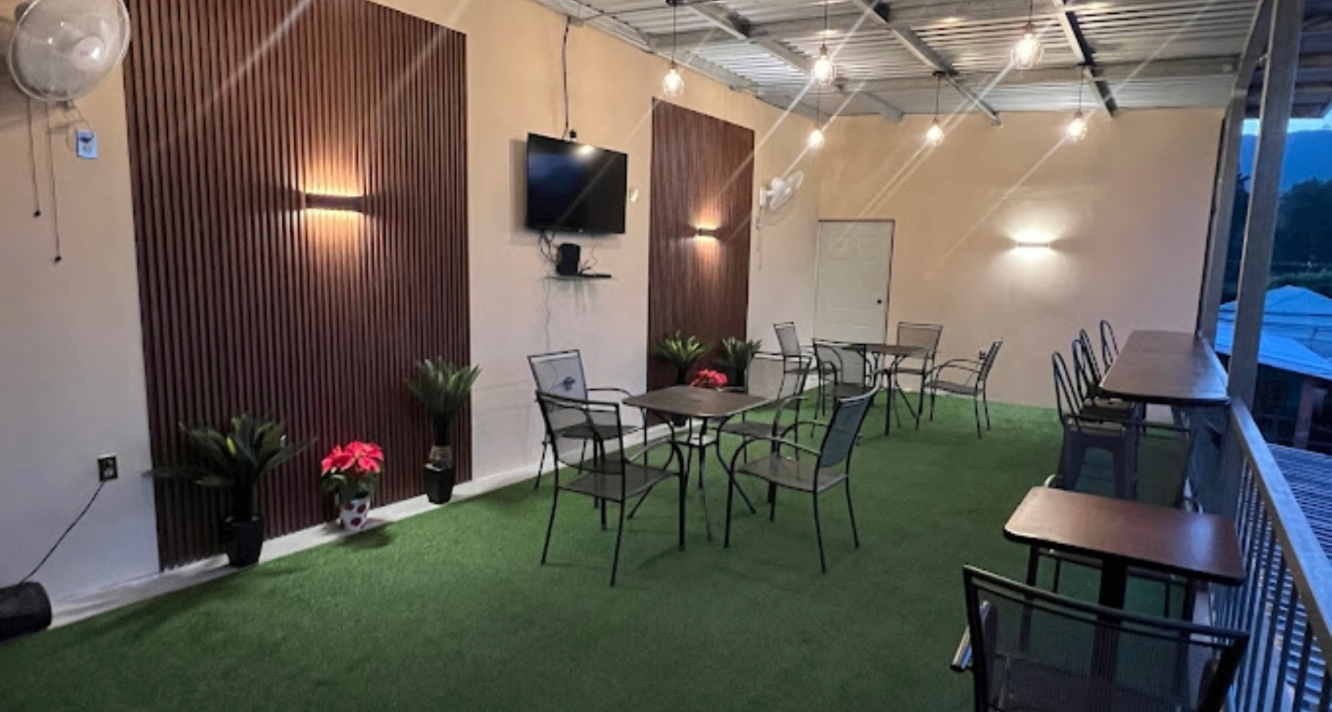 (correct)local-terraza